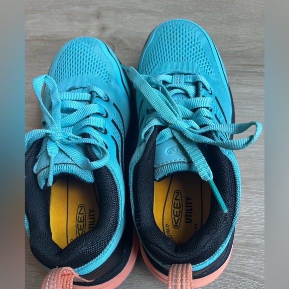 KEEN Utility Women's SZ 5 Waterproof Work Shoe Steel Toe Oil and Slip Resistant - Picture 3 of 8